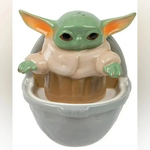 Star Wars, the child salt and pepper shakers, NEW IN BOX!!! - Picture 2 of 4